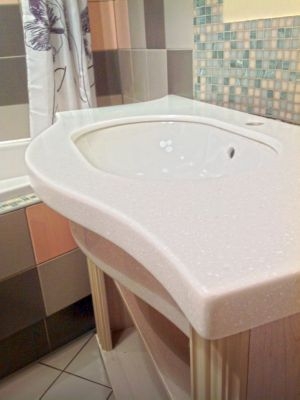 Столешницы для ванны из искусственного камня